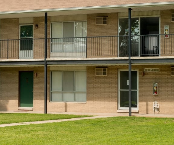 Huntington Club Apartments | Apartments in Warren, MI